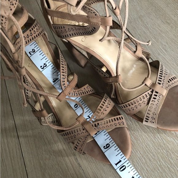 Vince Camuto Leather Gladiator Cutout Sandals in Beige Size 8/38 - Picture 2 of 13